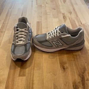 New Balance 990